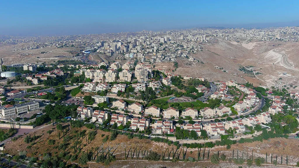 צמיגים במעלה אדומים